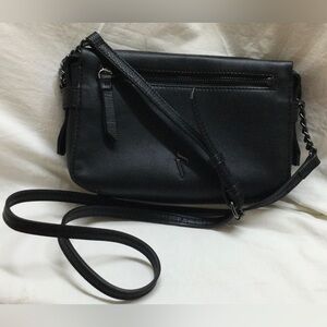 Simply Vera Vera Wang Crossbody Purse. Black